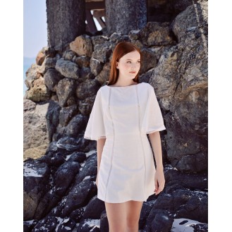 Linen short dress with white trim